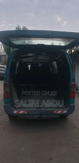 Toyota HiAce 1998 Green