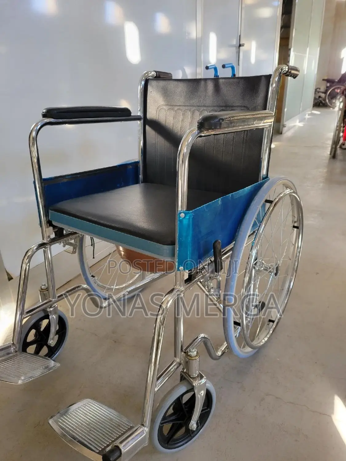 Toilet Wheelchair臥昍commode Type: Removable Plastic Base Container