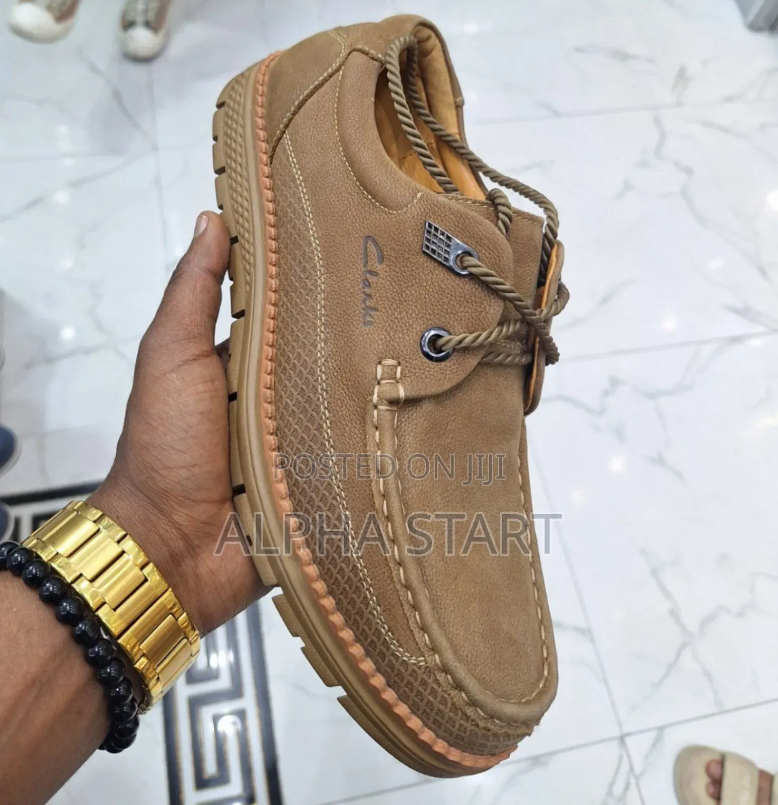  Clark's Flat Sneakers 
 Made in Vietnam