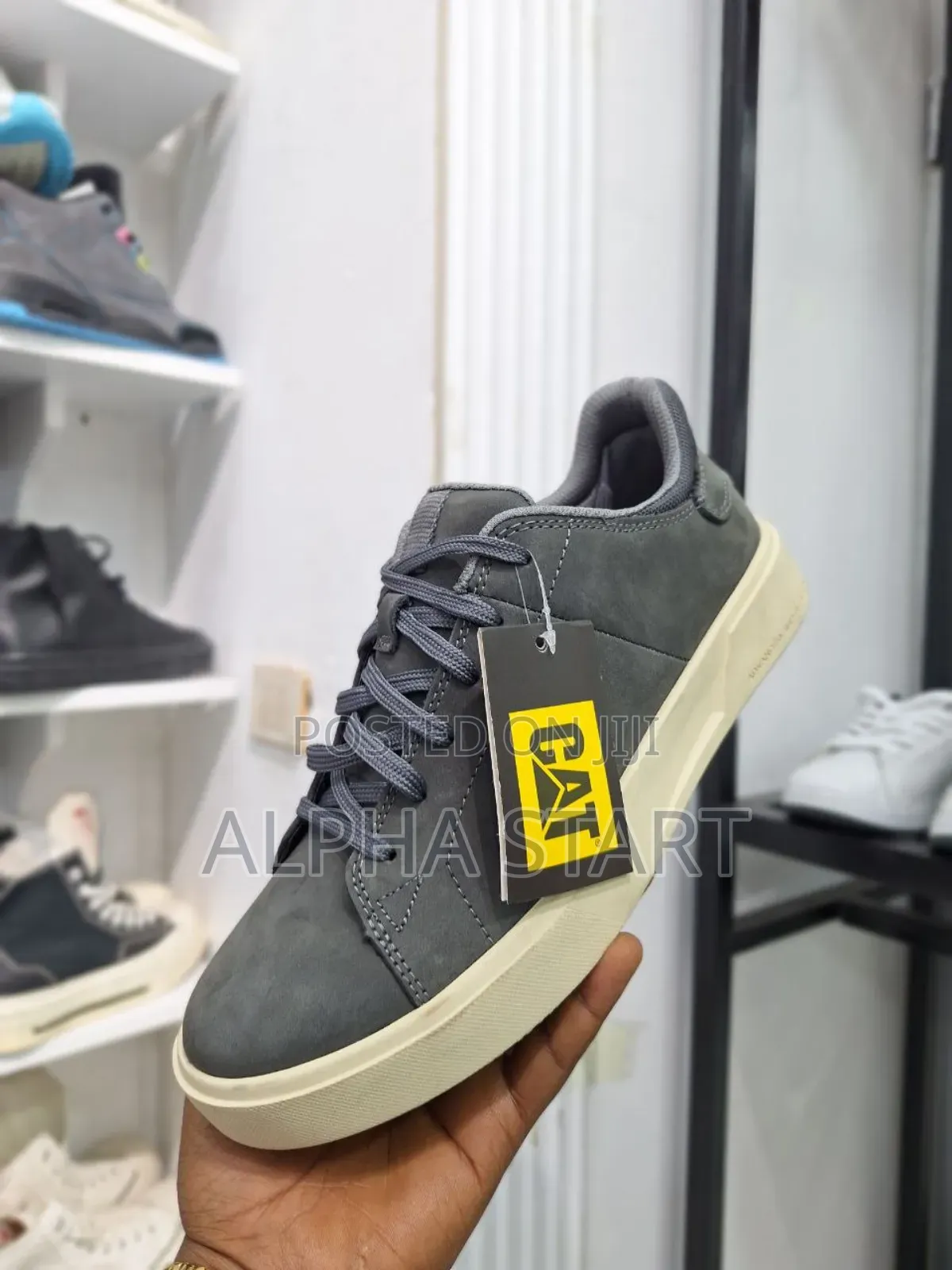  Cat Original Flat Sneakers 
 Made in Vietnam