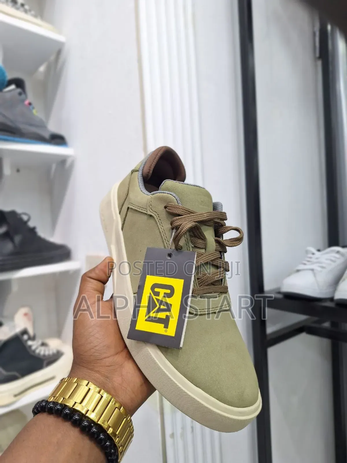  Cat Original Flat Sneakers 
 Made in Vietnam