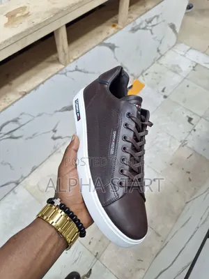  New Arrival  
 Tommy Hilfger
 Made in Vietnam