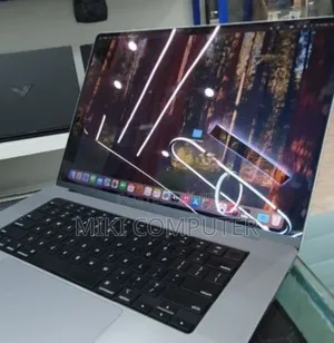 New Laptop Apple MacBook Pro M1 8GB Intel SSD 1T