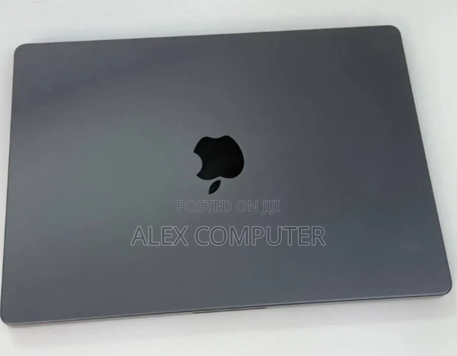 New Apple MacBook Pro 2024 M3 14-Inch 18GB Apple M3 Pro SSD 512GB