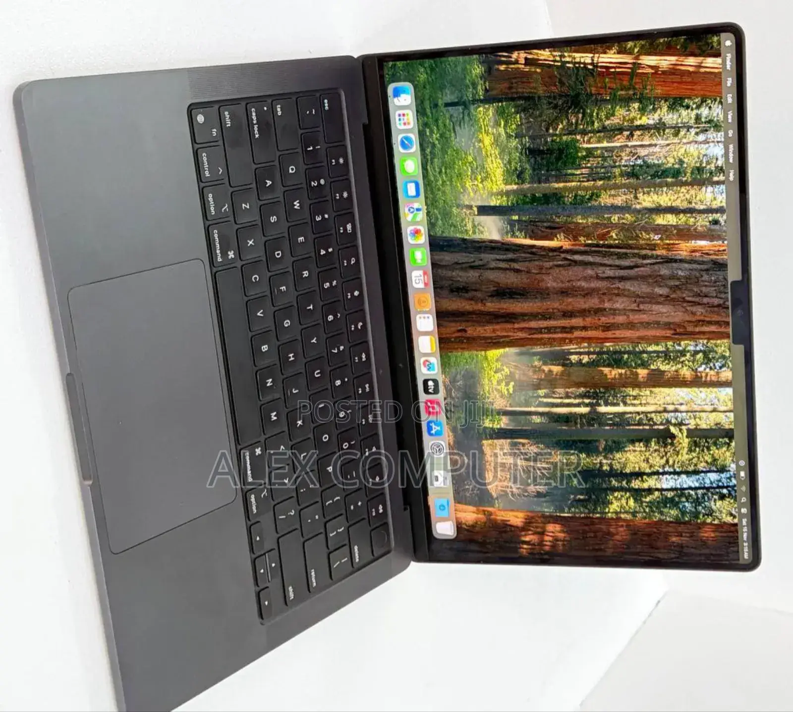 New Apple MacBook Pro 2024 M3 14-Inch 18GB Apple M3 Pro SSD 512GB