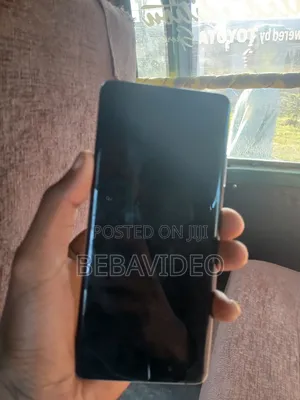 Photo - Samsung Galaxy S21 Ultra 5G 256 GB Gold