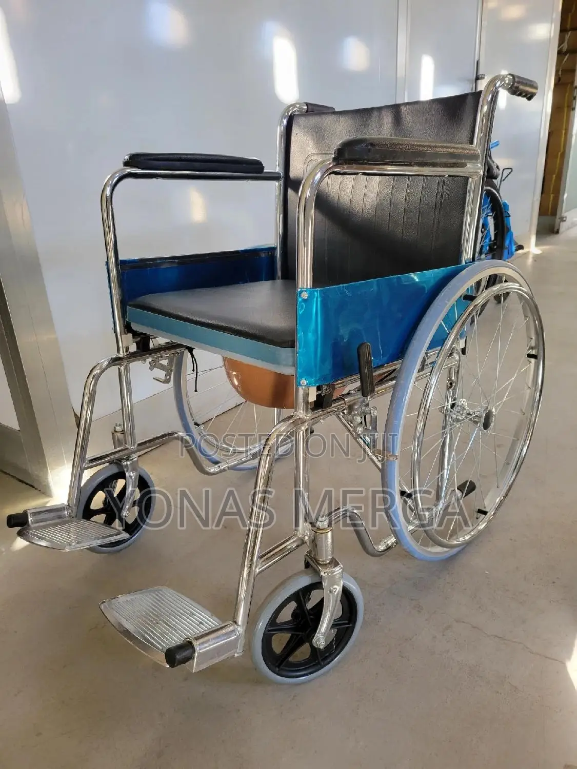 Toilet Folding Wheelchair節氟for People: Disabled, Elder, Patients