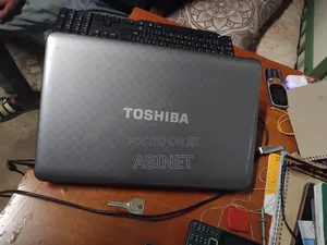 Laptop Toshiba Satellite L755 4GB Intel Core I3 HDD 500GB