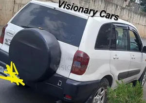 Toyota RAV4 2002 White