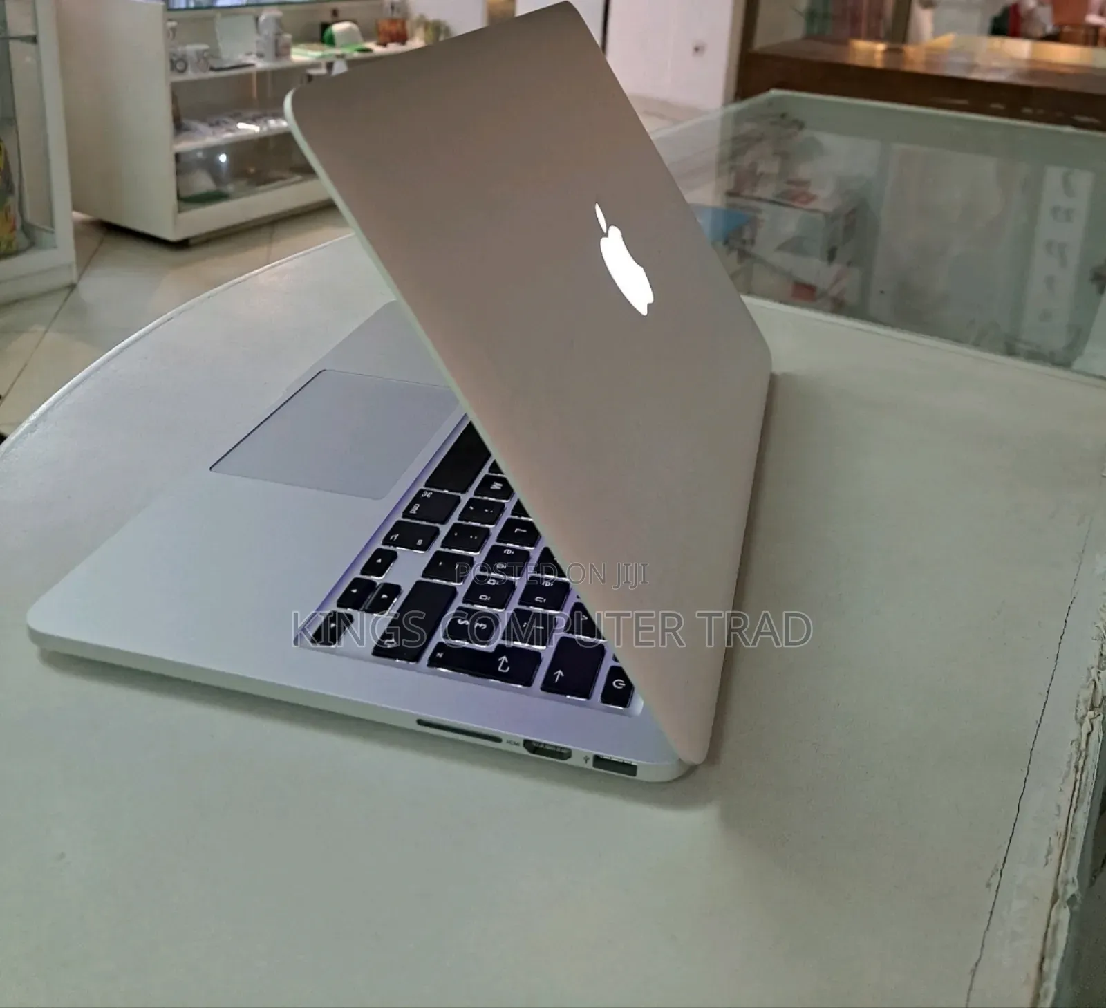 New Laptop Apple MacBook 2015 8GB Intel Core I5 SSD 256GB