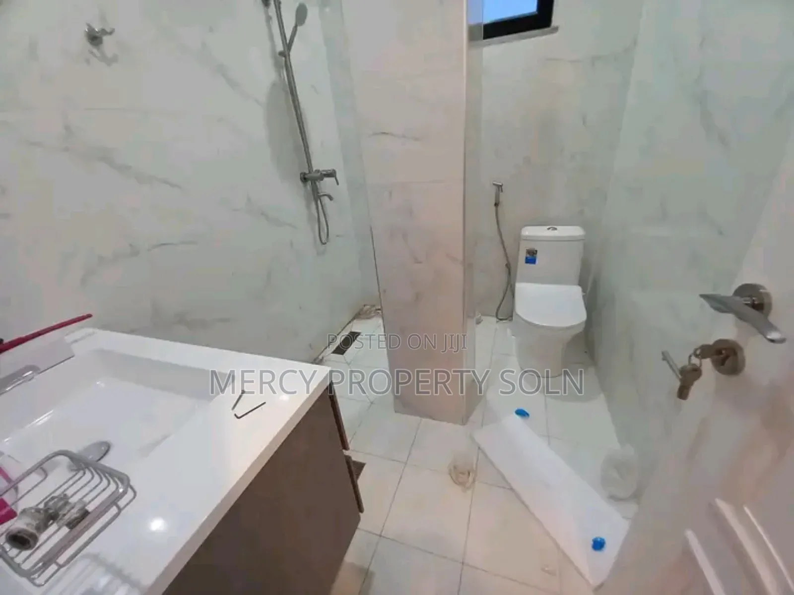 Furnished 5bdrm Villa in Bole for sale