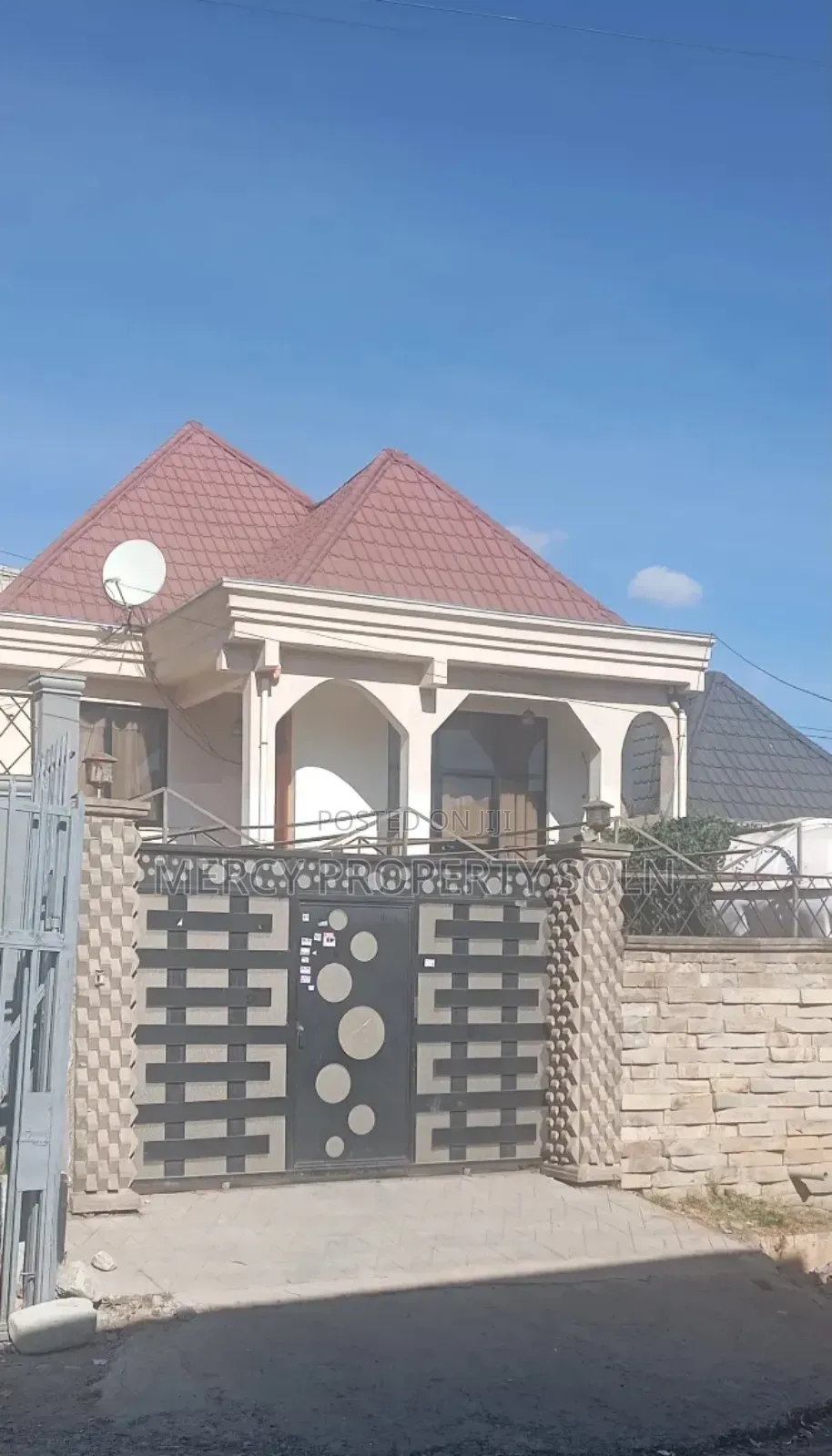 Furnished 5bdrm Villa in Bole for sale