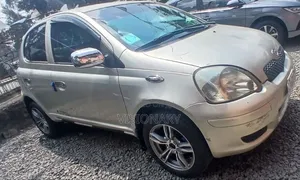 Toyota Vitz 2004 Gold