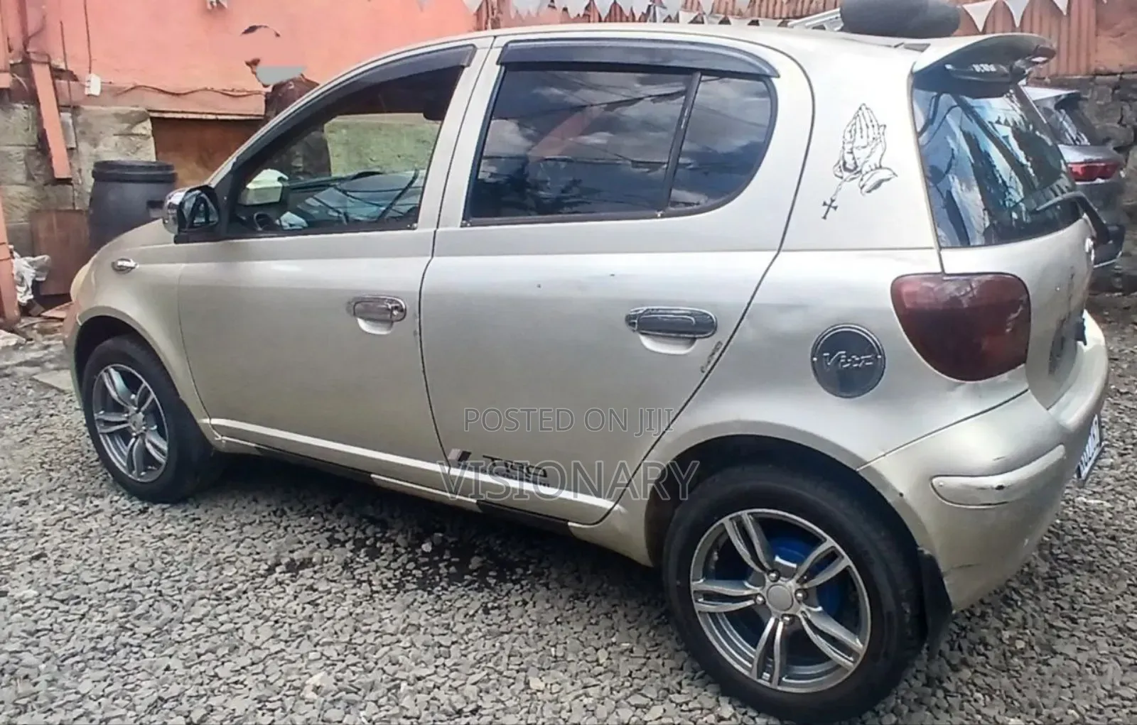 Toyota Vitz 2004 Gold