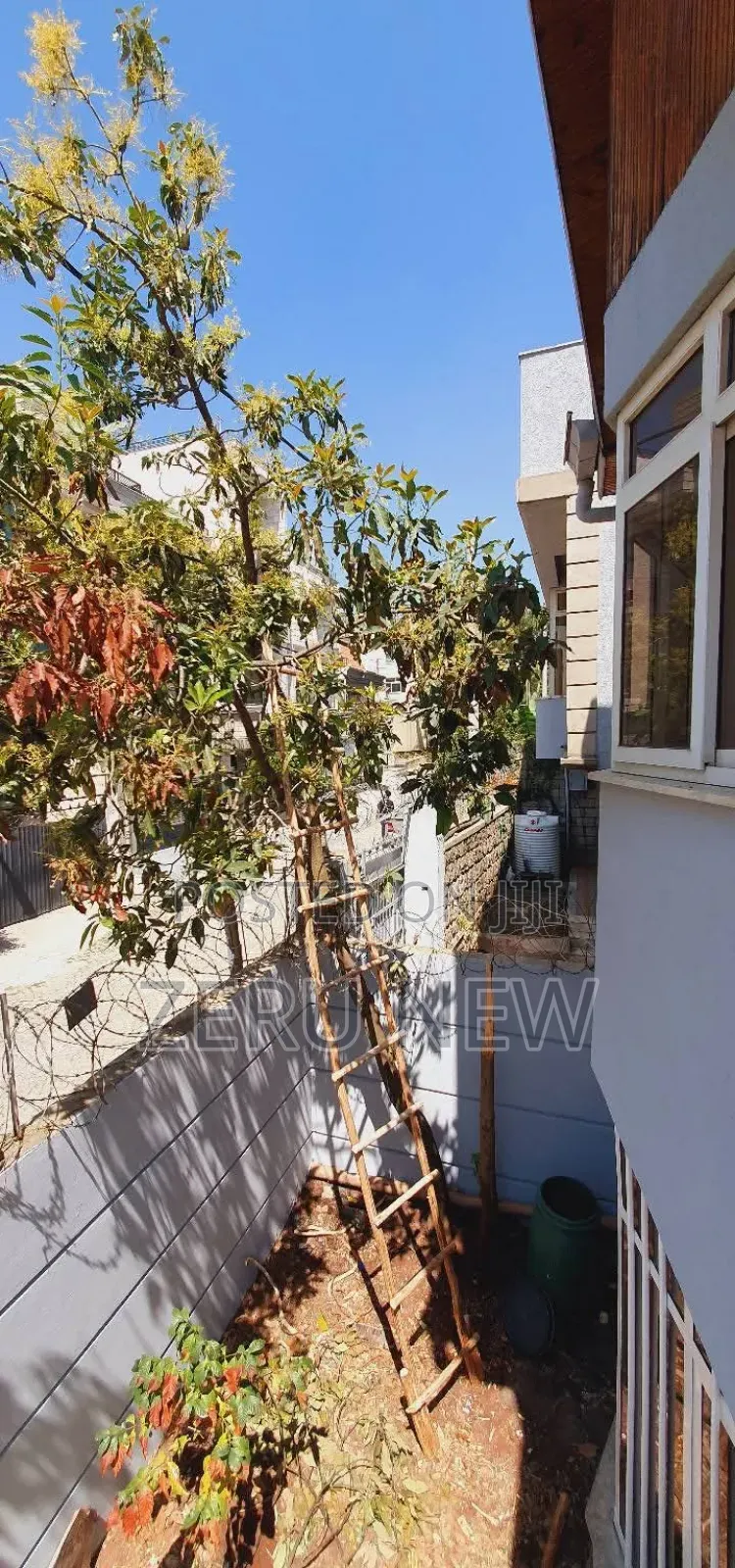 Furnished 4bdrm House in Bole for sale