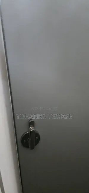 Toilet Partition / HPL