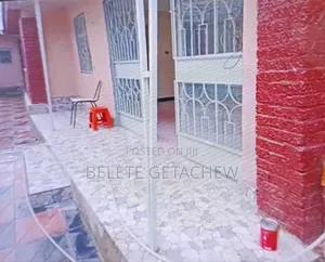 Photo - 3bdrm Villa in Megenagna Shola. Old, Yeka for sale