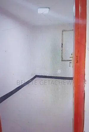 3bdrm Villa in Megenagna Shola. Old, Yeka for sale