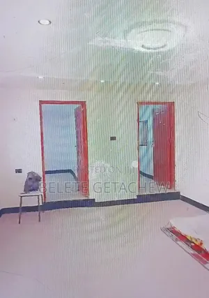 3bdrm Villa in Megenagna Shola. Old, Yeka for sale