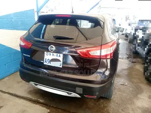 Nissan Qashqai 2015 Brown