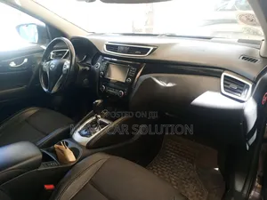 Nissan Qashqai 2015 Brown