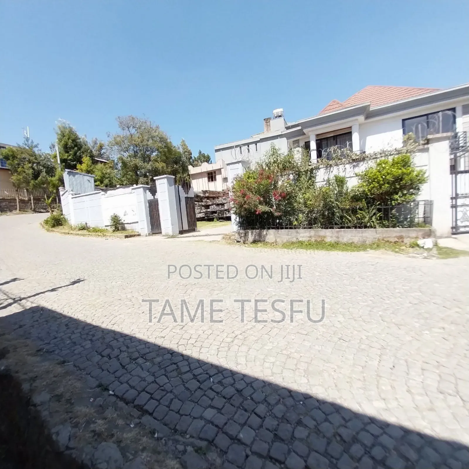 Furnished 4bdrm House in ሾላ, Yeka for sale