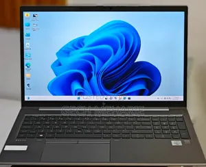 New Laptop HP ZBook Firefly G8 16GB Intel Core I7 SSD 512GB