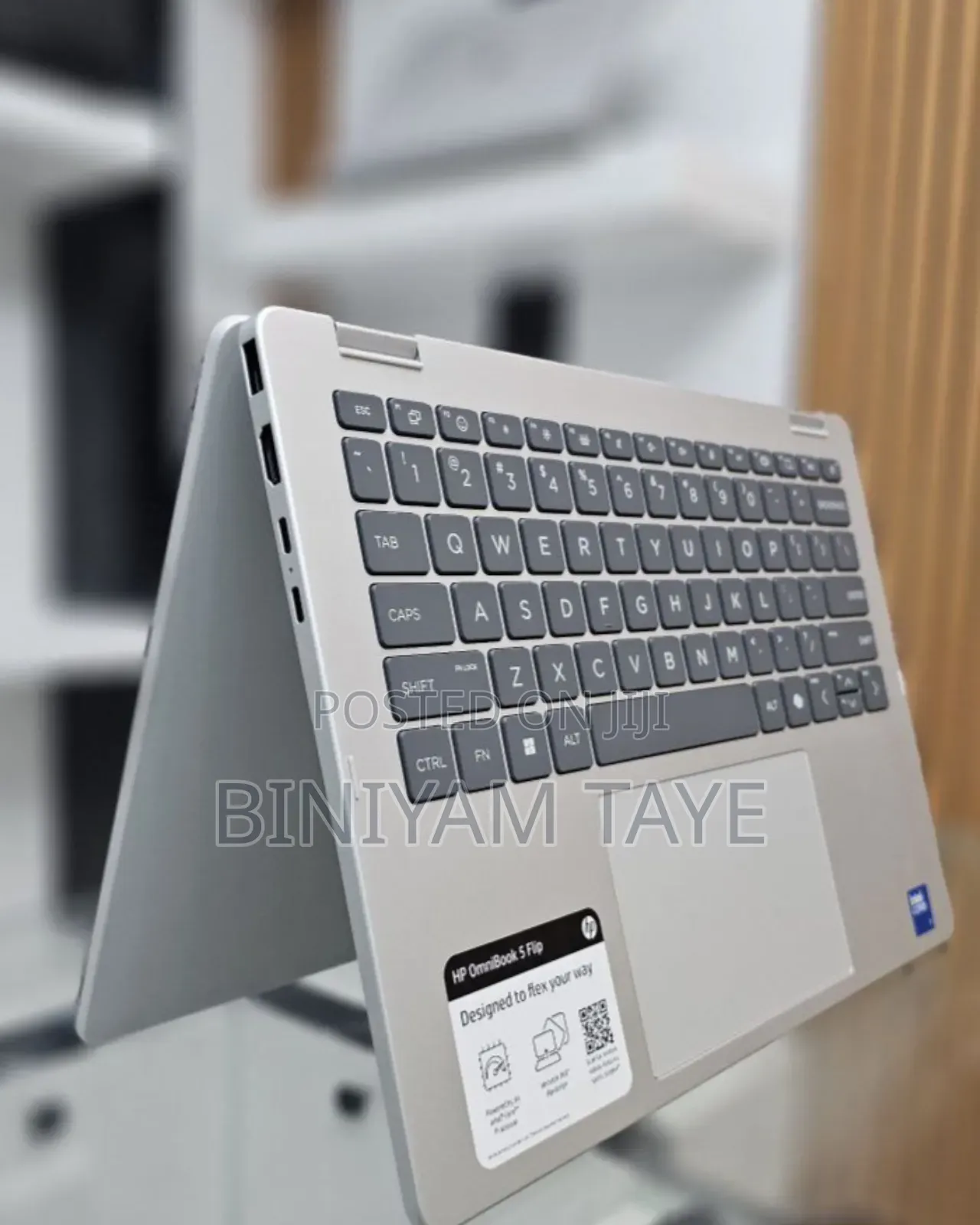 New Laptop HP OmniBook 5 Flip 16GB Intel Core I7 SSD 512GB