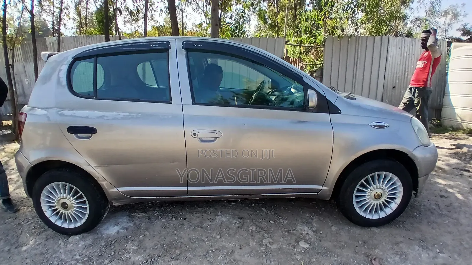 Toyota Vitz 2001 Silver
