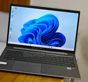 Photo - New Laptop HP 16GB Intel Core I7 SSD 512GB