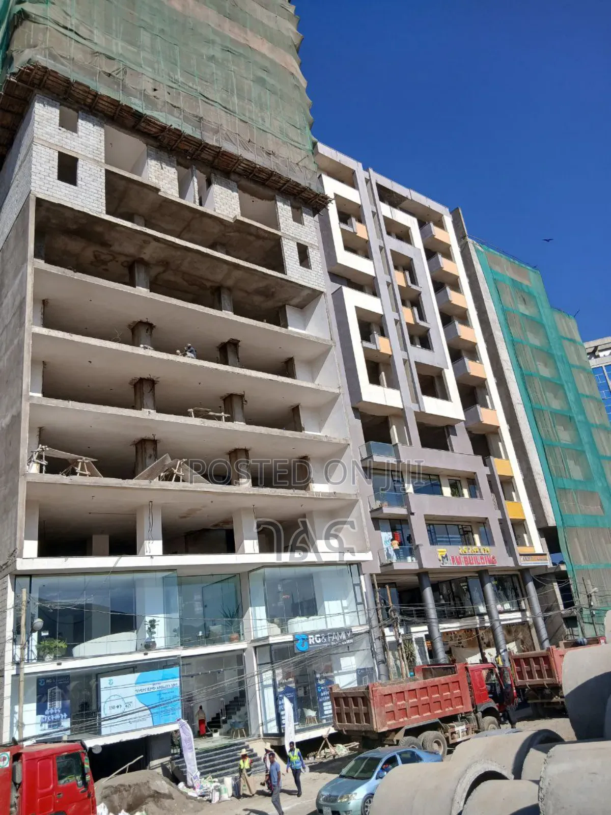 የንግድ ሱቆች በቦሌ መድሃኒያለም 90% በላይ የተጠናቀቁ በ3 ወራት የምትረከቧቸው የንግድ ሱቆችንና መኖሪያ ቤት