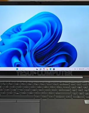 New Laptop HP ZBook Firefly 15 G7 16GB Intel Core I7 SSD 512GB