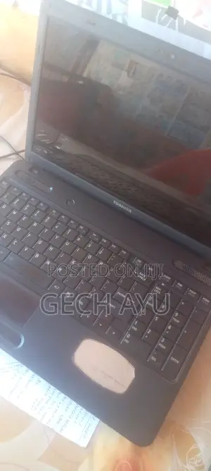 Laptop Toshiba Satellite C665 2GB Intel Core I3 HDD 500GB