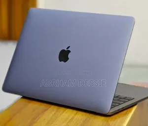 New Laptop Apple MacBook Pro 2018 16GB Intel Core I5 SSD 256GB