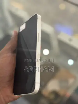 Photo - Apple iPhone 13 128 GB White