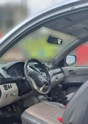 Mitsubishi L200 Club Cab 2.5 136hp 4WD 2007 Blue