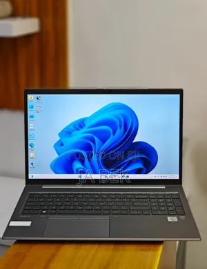 New Laptop HP ZBook Firefly 15 G7 16GB Intel Core I7 SSD 512GB