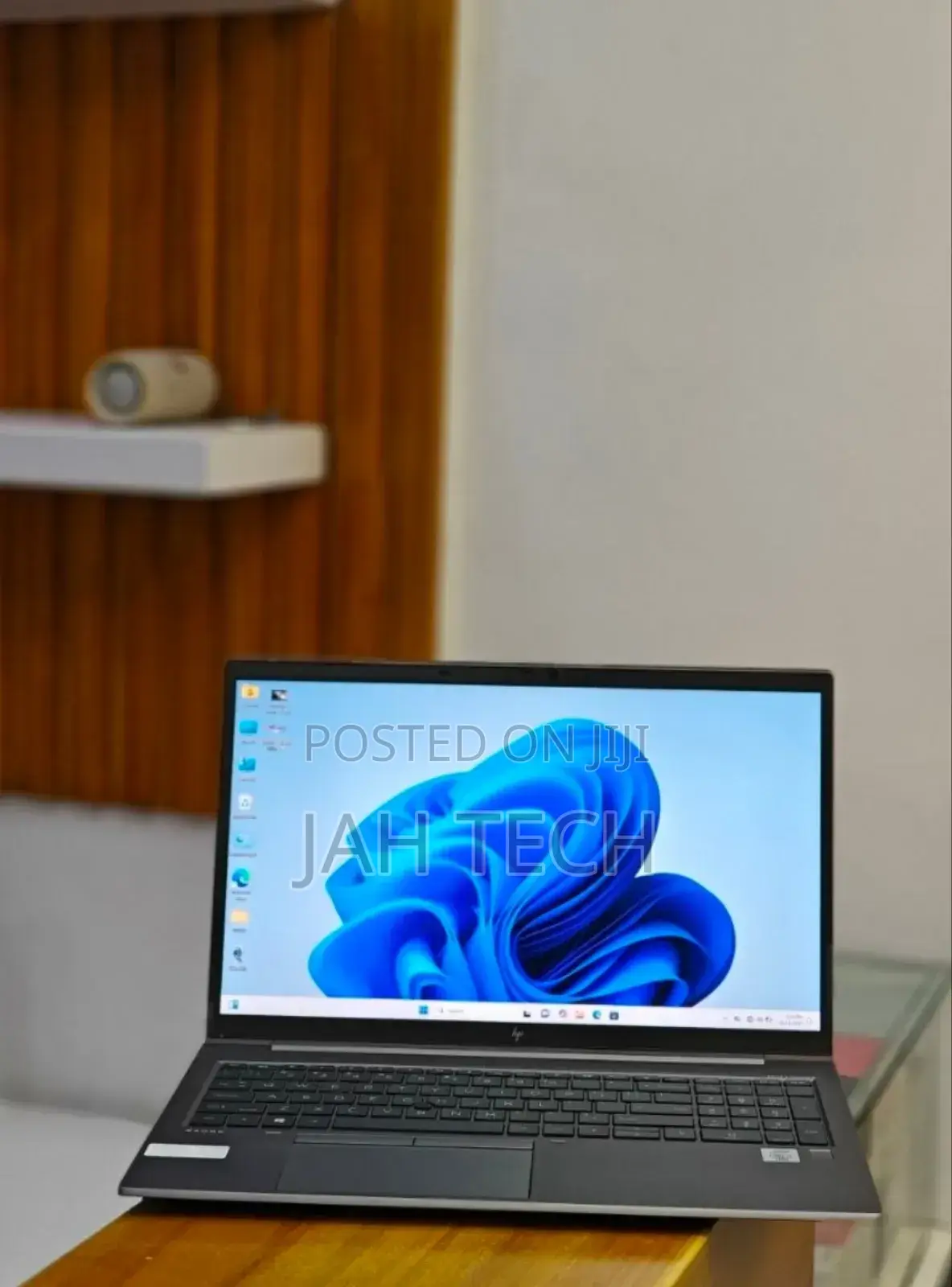 New Laptop HP ZBook Firefly 15 G7 16GB Intel Core I7 SSD 512GB