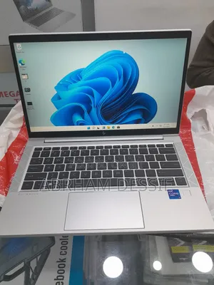 New Laptop HP EliteBook 830 G8 16GB Intel Core I7 SSD 512GB
