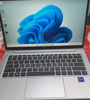 New Laptop HP EliteBook 830 G8 16GB Intel Core I7 SSD 512GB