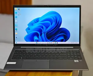 New Laptop HP ZBook Firefly 15 G7 16GB Intel Core i7 SSD 512GB