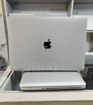 New Laptop Apple MacBook Pro 2020 M1 16GB Apple M1 Pro SSD 512GB