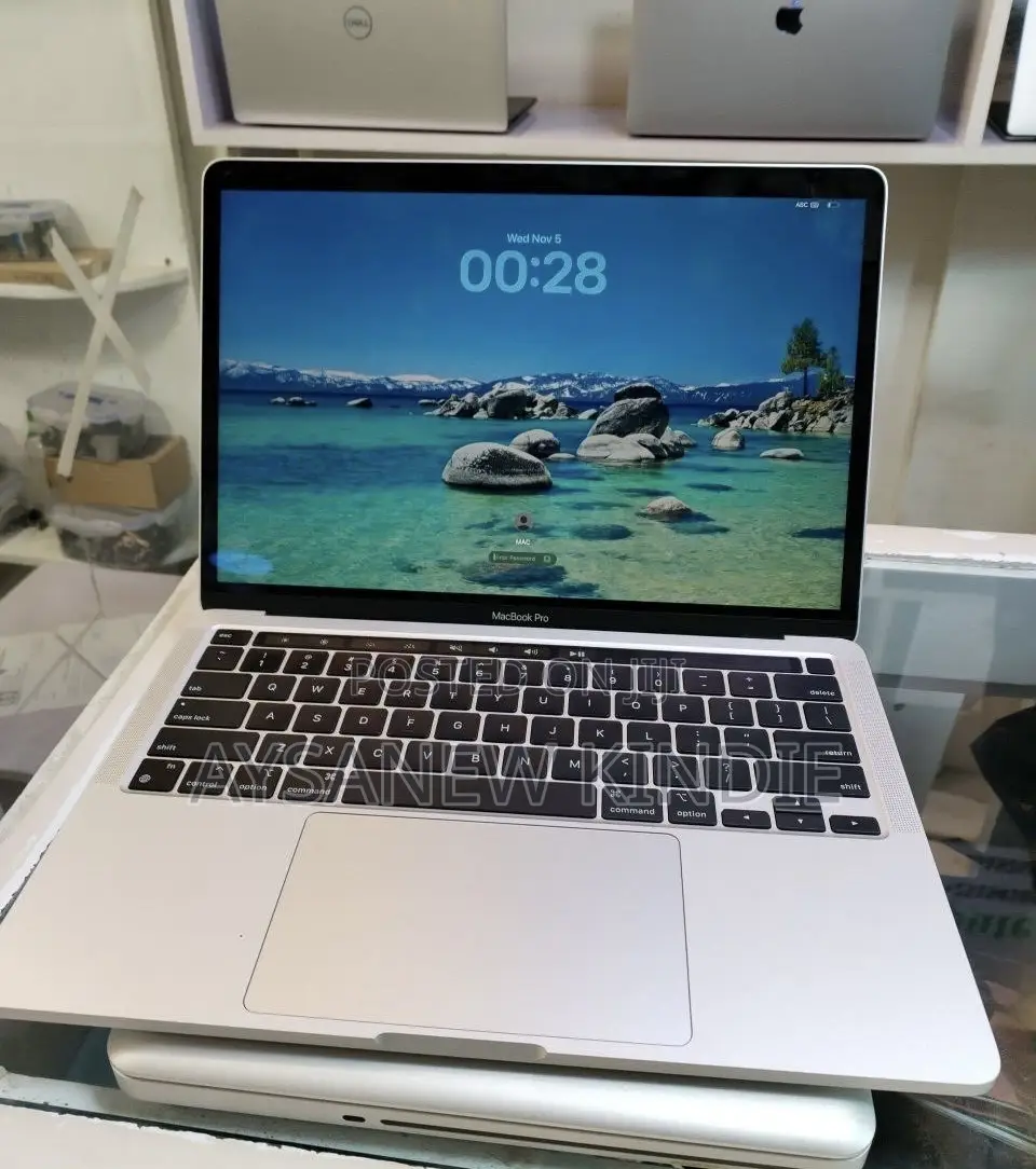 New Laptop Apple MacBook Pro 2020 M1 16GB Apple M1 Pro SSD 512GB