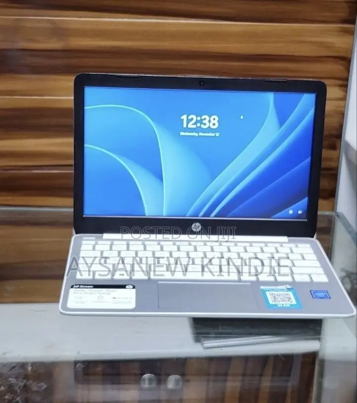 New Laptop HP Stream Notebook 4GB SSD 60GB