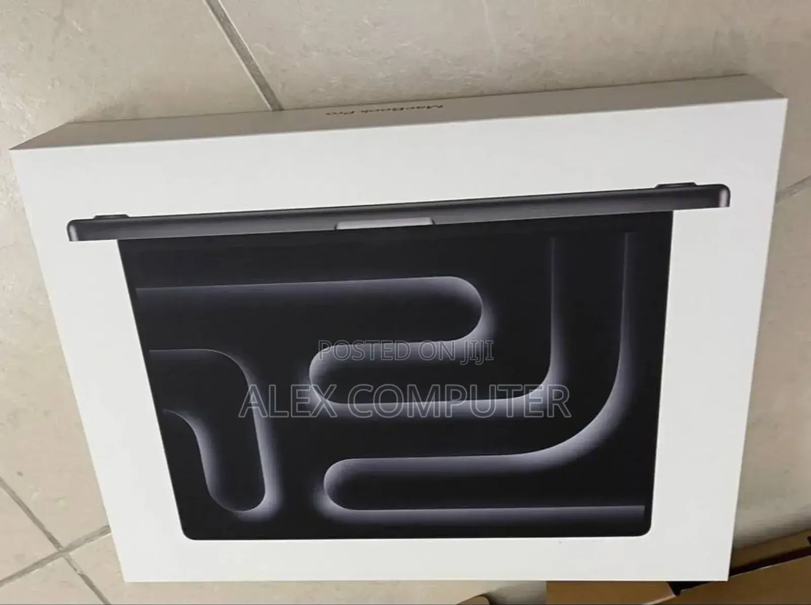 New Laptop Apple MacBook 24GB Apple M4 Pro SSD 512GB