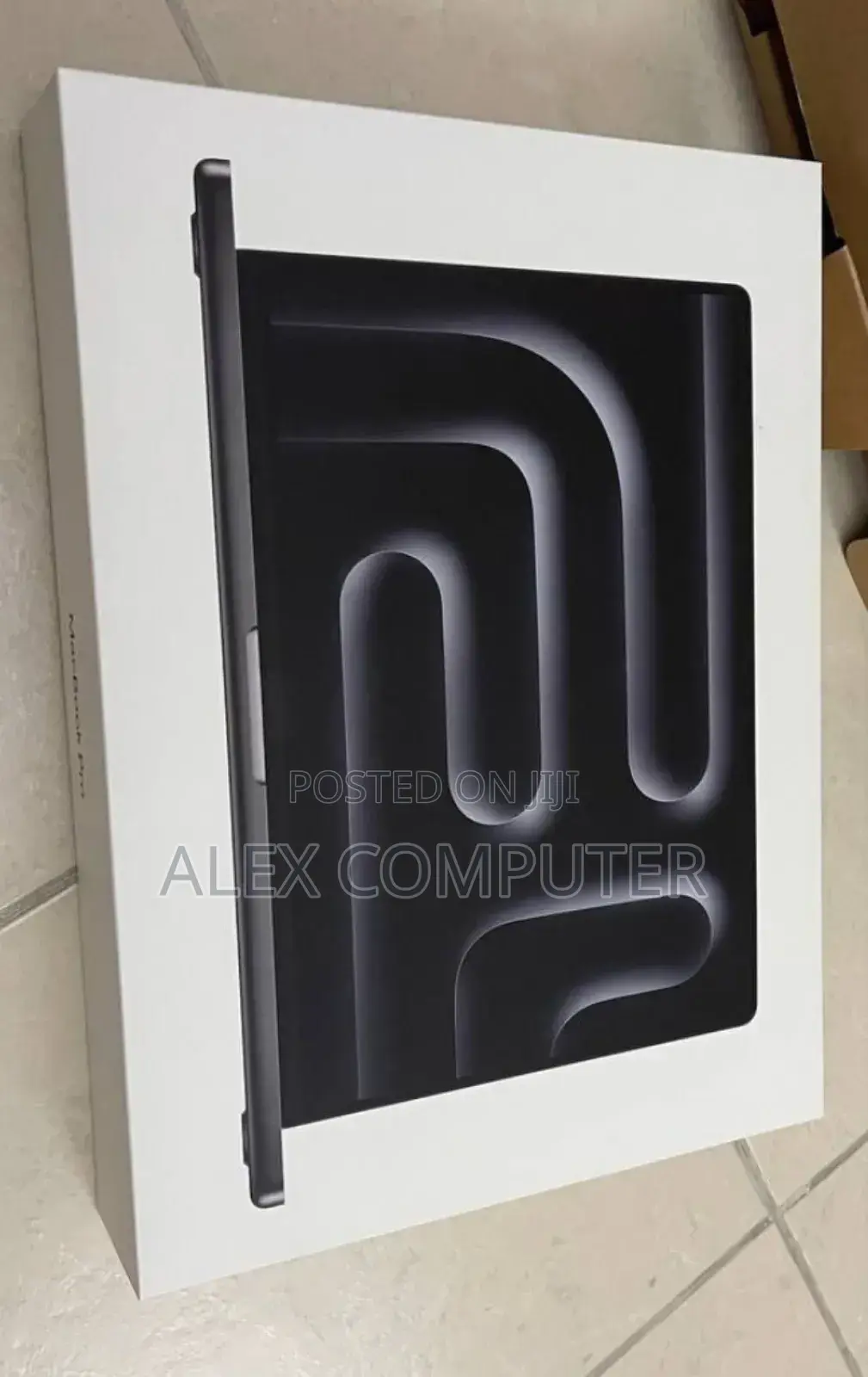 New Laptop Apple MacBook 24GB Apple M4 Pro SSD 512GB