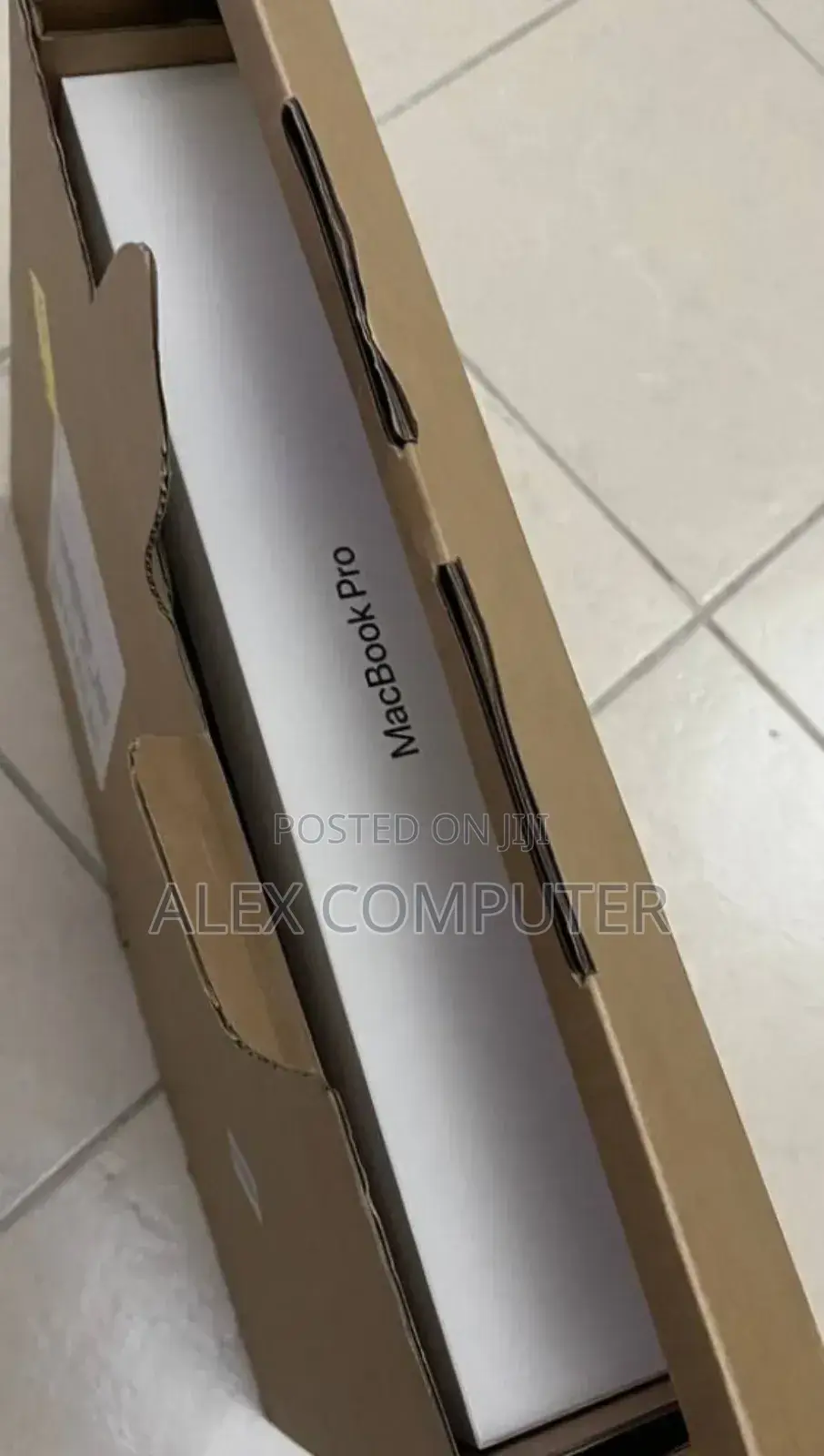 New Laptop Apple MacBook 24GB Apple M4 Pro SSD 512GB