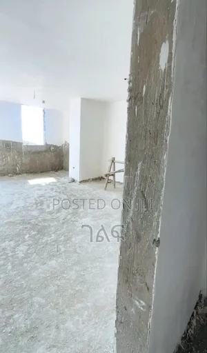 2bdrm Apartment in ቦሌ መድሃኒያለም አካባቢ 80%, Bole for sale