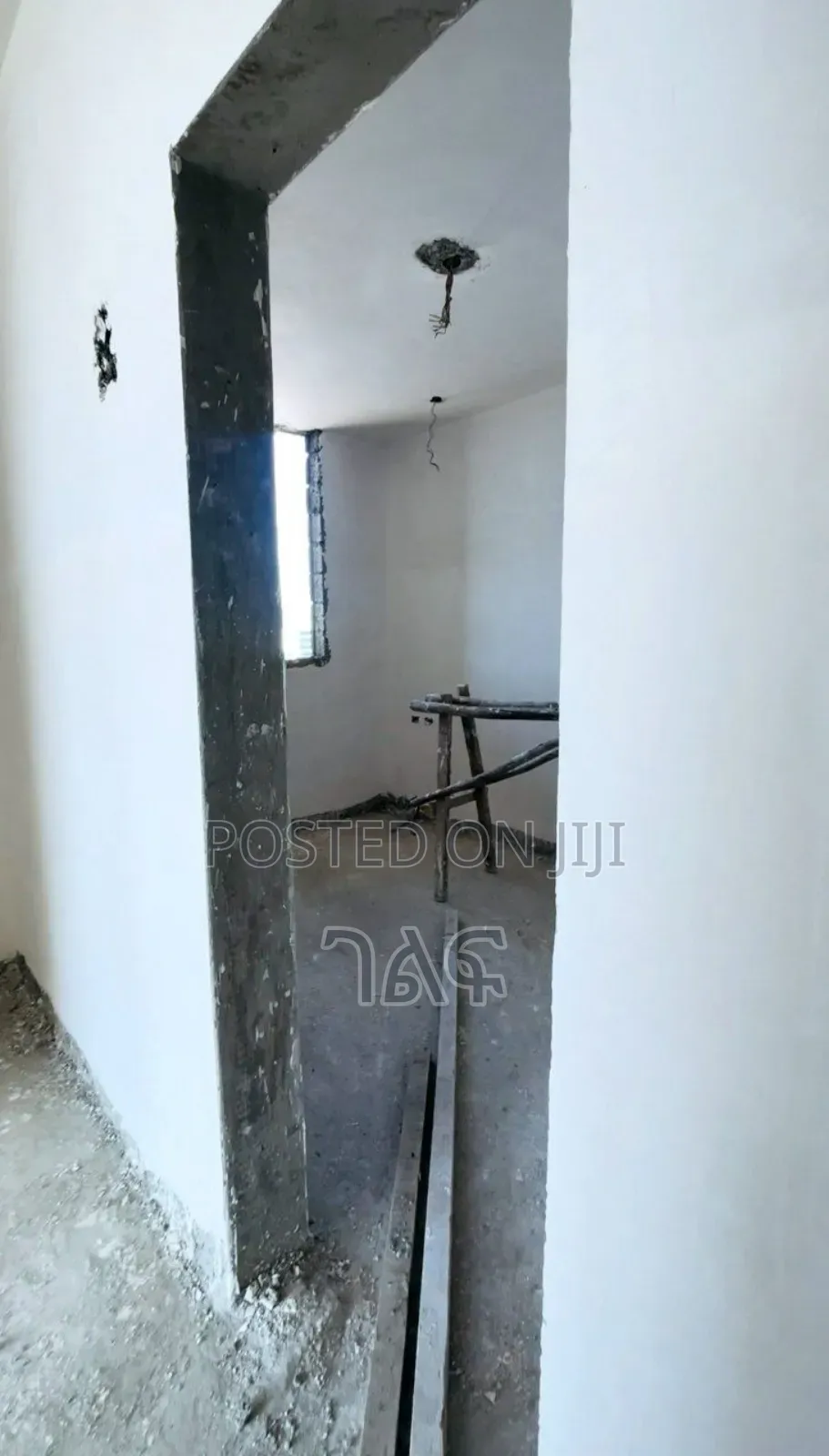2bdrm Apartment in ቦሌ መድሃኒያለም አካባቢ 80%, Bole for sale