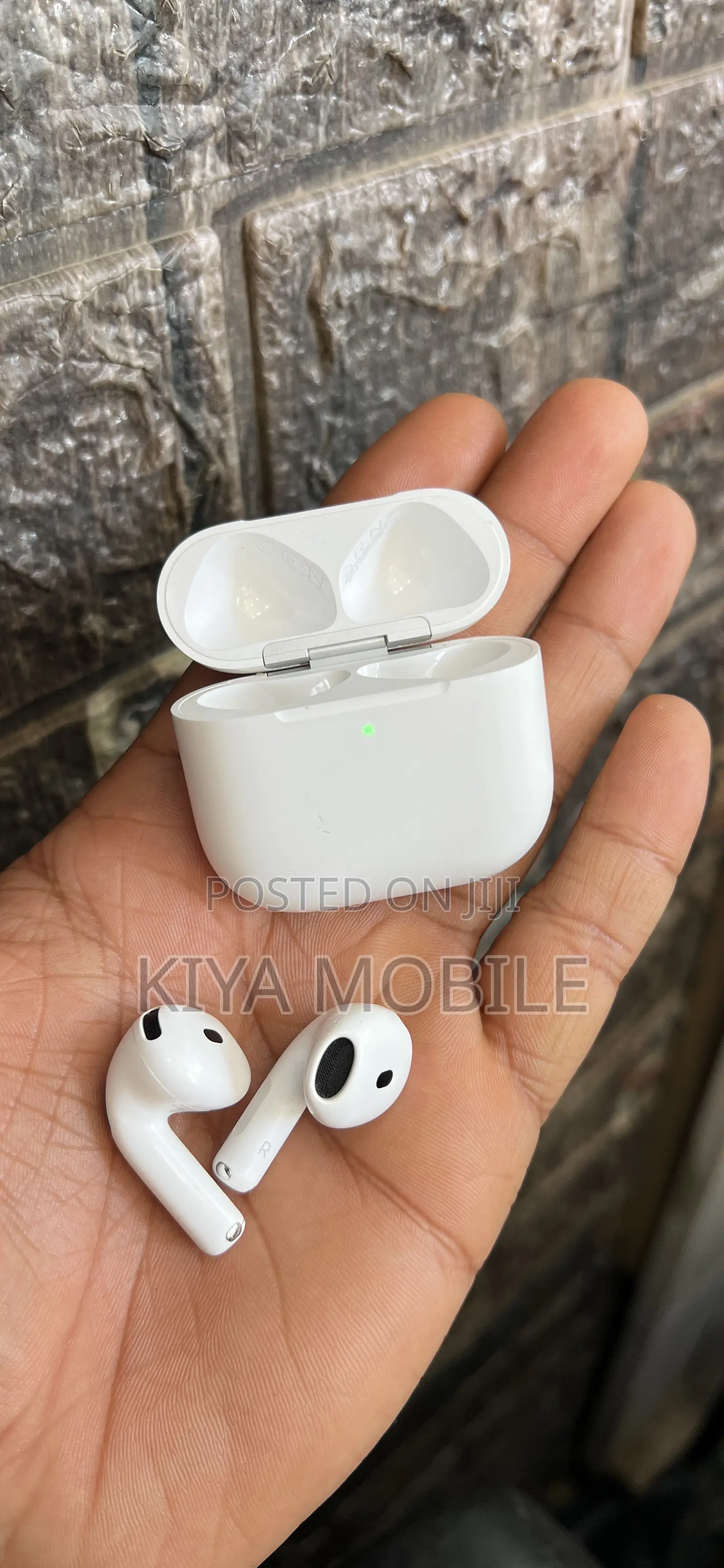 Airpods 4 With Active Noise Cancellation